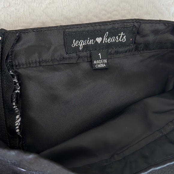 Sequin Hearts Sz 1 Black Floral Formal 2 Piece Dress. - Picture 13 of 16